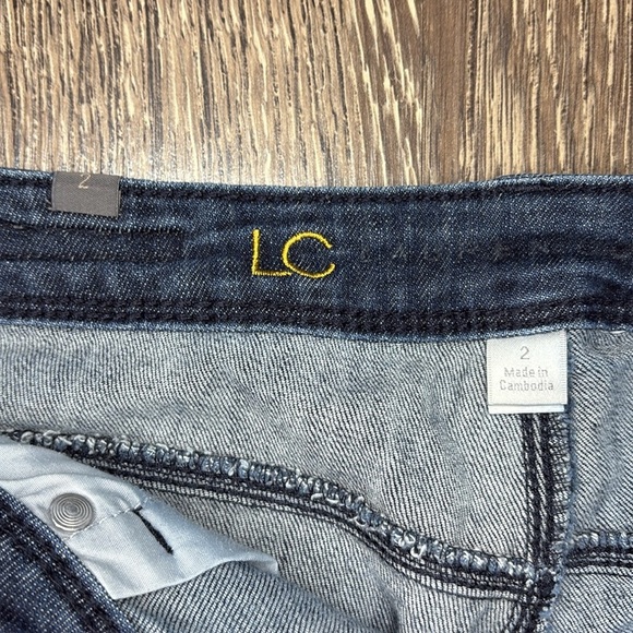 LC dark Denim Blue Women's Shorts with a raw  hem size 2 - Picture 3 of 5